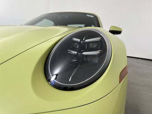 Certified 2025 Porsche 911 Carrera image 11