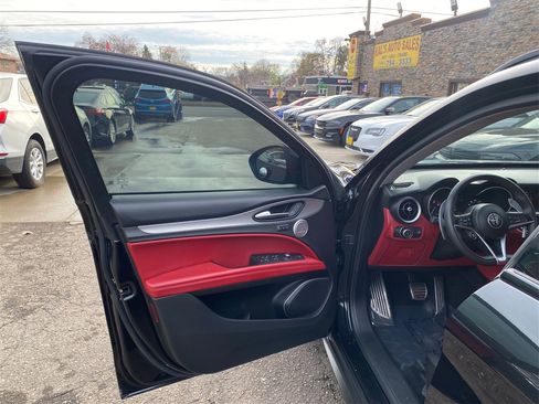 Used 2019 Alfa Romeo Stelvio Sport w/ Quick Order Package 22J Sport image 32