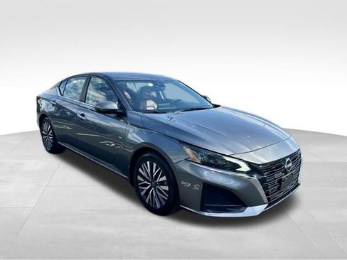 Used 2023 Nissan Altima 2.5 SV image 10