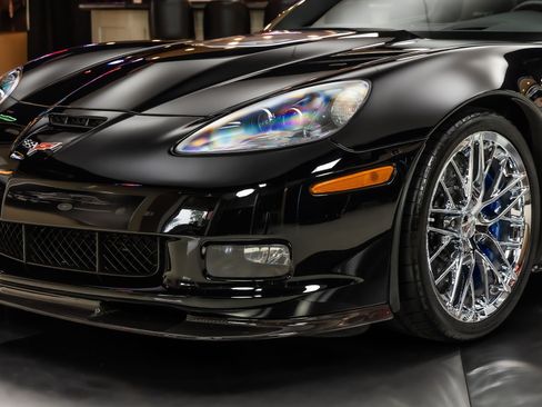 Used 2009 Chevrolet Corvette ZR1 w/ Preferred Equipment Group RWD image 29