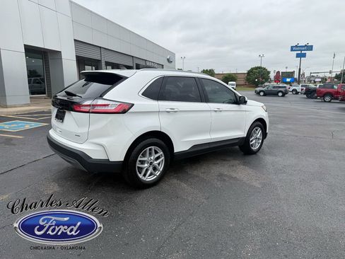 Used 2023 Ford Edge SEL w/ Convenience Package AWD/4WD image 3