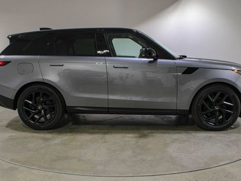 Used 2025 Land Rover Range Rover Sport SE AWD/4WD image 6