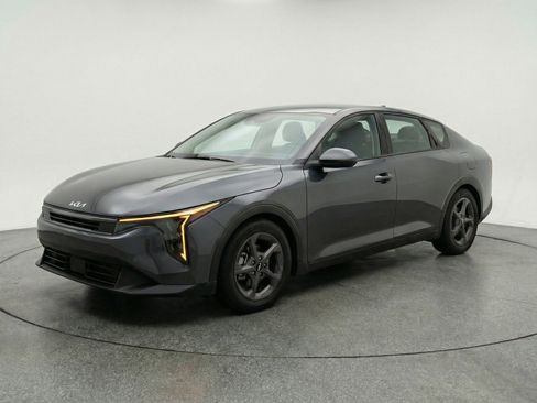 Used 2025 Kia K4 LXS FWD image 3