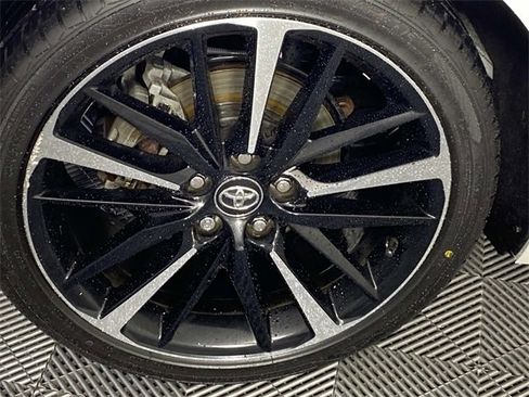 Used 2020 Toyota Camry XSE image 31