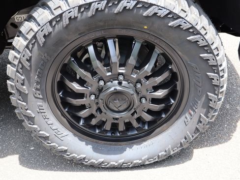 New 2026 GMC Sierra 3500 Denali Ultimate AWD/4WD image 13