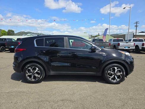 Used 2020 Kia Sportage LX AWD/4WD image 6