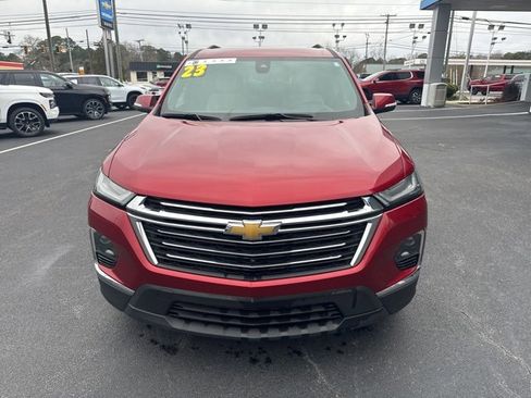 Used 2023 Chevrolet Traverse LT w/ LT Premium Package image 2