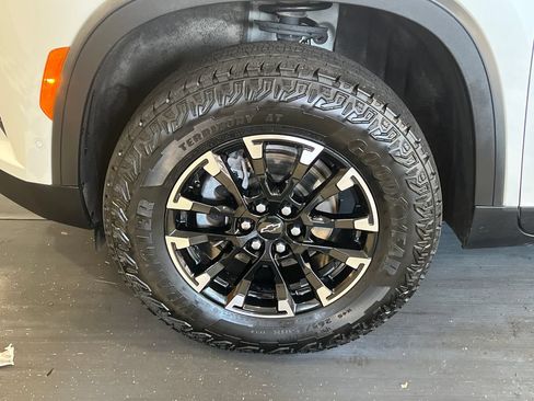 Used 2024 Chevrolet Traverse Z71 w/ Enhanced Driving Package AWD/4WD image 5