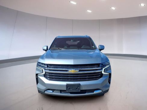 Used 2024 Chevrolet Suburban LT image 8