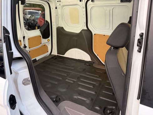 Used 2022 Ford Transit Connect XLT FWD image 11