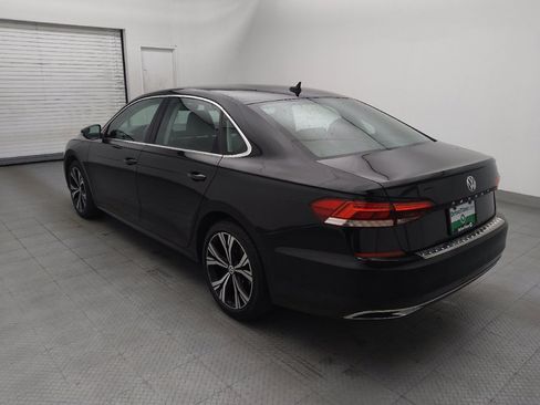 Used 2022 Volkswagen Passat 2.0T SE FWD image 5