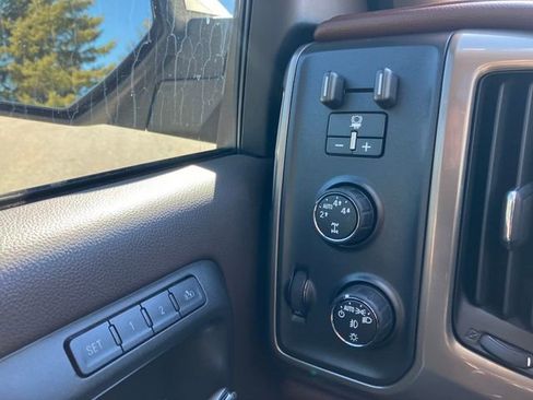 Used 2015 Chevrolet Silverado 1500 High Country w/ High Country Premium Package AWD/4WD image 13