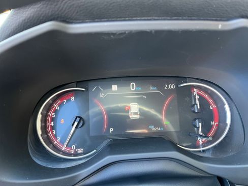 Used 2025 Toyota RAV4 XLE image 36