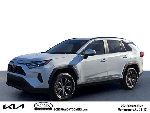 Used 2023 Toyota RAV4 XLE Premium image 1