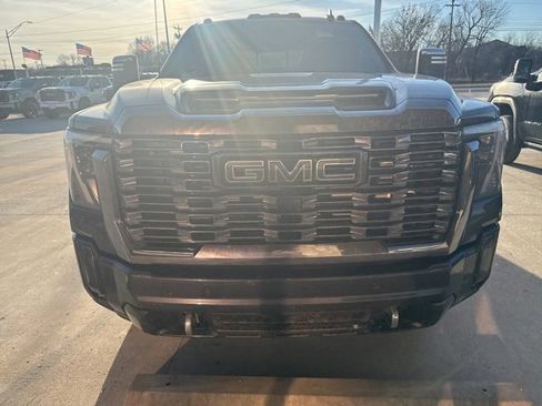 Used 2024 GMC Sierra 2500 Denali Ultimate image 4