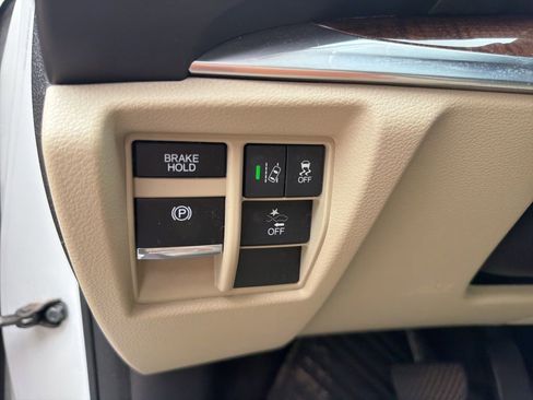 Used 2018 Acura MDX SH-AWD w/ Technology Package image 12