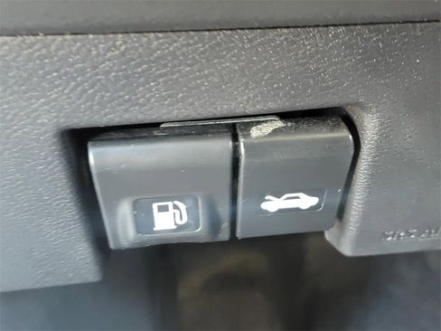 Certified 2024 Nissan Kicks SV image 28