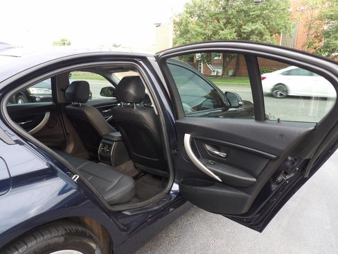 Used 2015 BMW 320i xDrive Sedan image 17