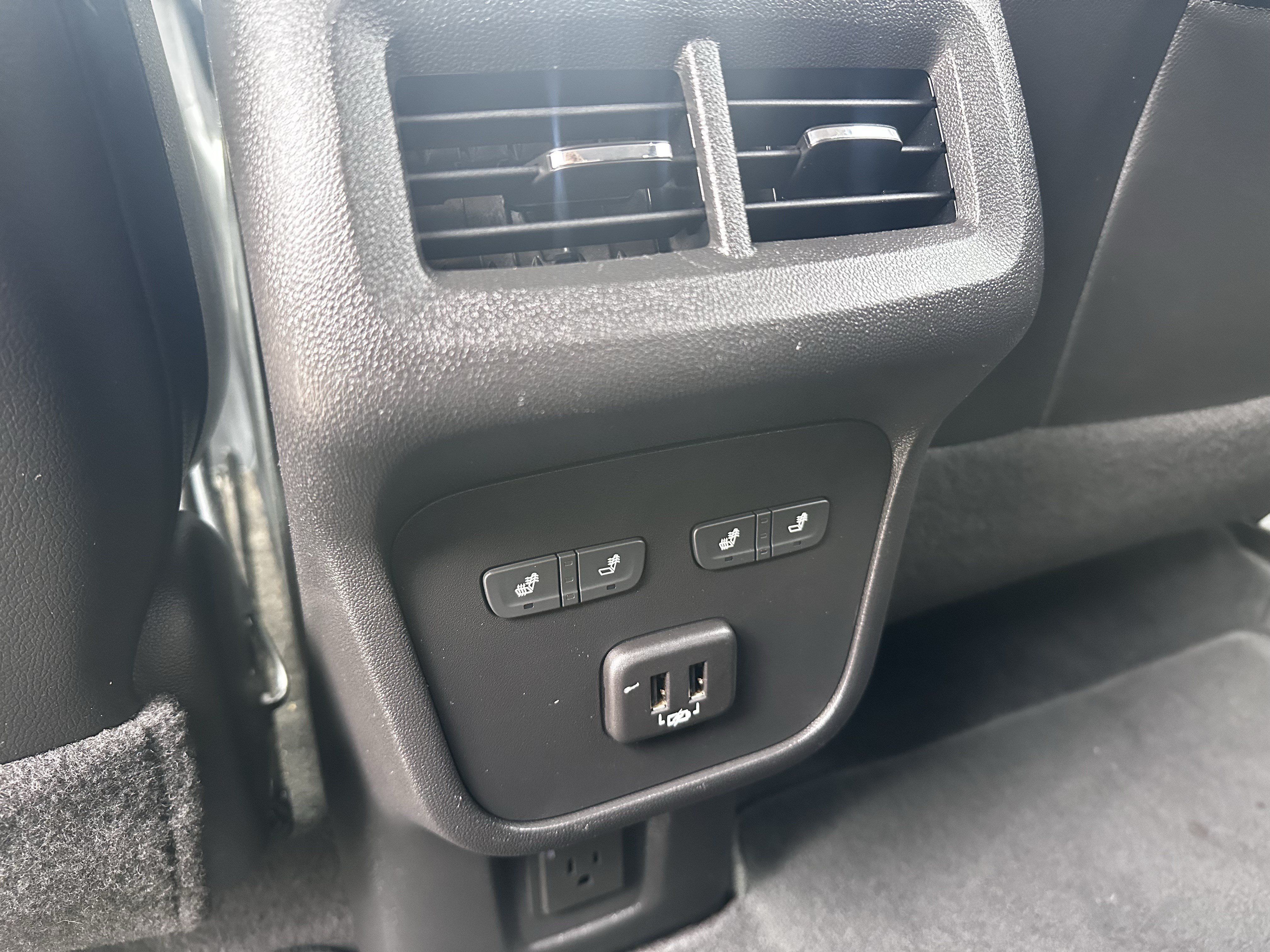Used 2021 Chevrolet Equinox Premier AWD/4WD image 24
