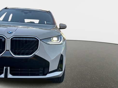 New 2026 BMW X3 xDrive30 w/ Premium Package image 9