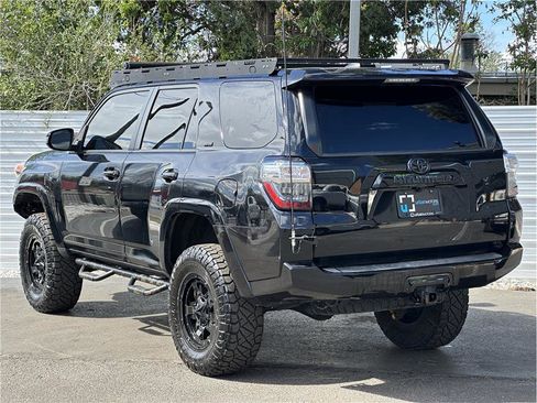 Used 2019 Toyota 4Runner SR5 AWD/4WD image 3