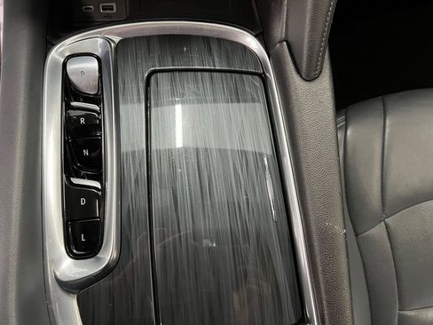 Used 2022 Buick Enclave Premium image 21