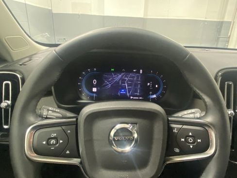 Certified 2025 Volvo XC40 B5 Ultra image 15