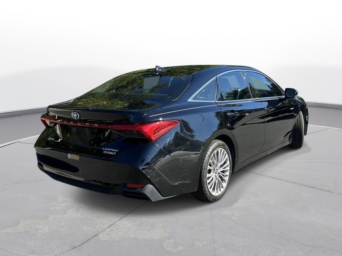 Used 2019 Toyota Avalon Limited FWD image 6
