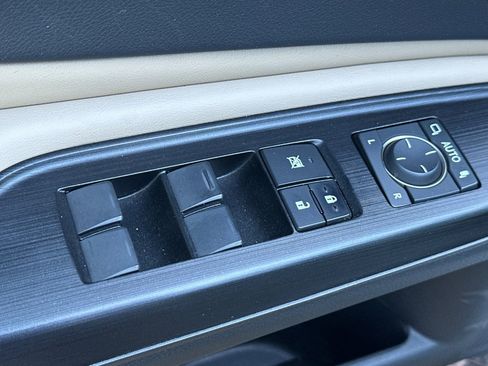 Used 2020 Lexus ES 300h w/ Premium Package image 13