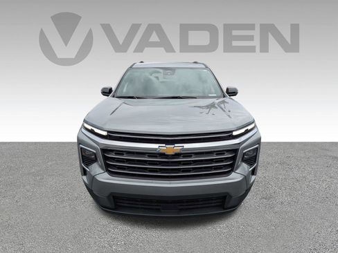 Used 2025 Chevrolet Traverse LT w/ Driver Confidence Package FWD image 30