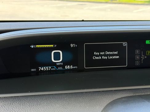 Used 2022 Toyota Prius Prime XLE FWD image 34