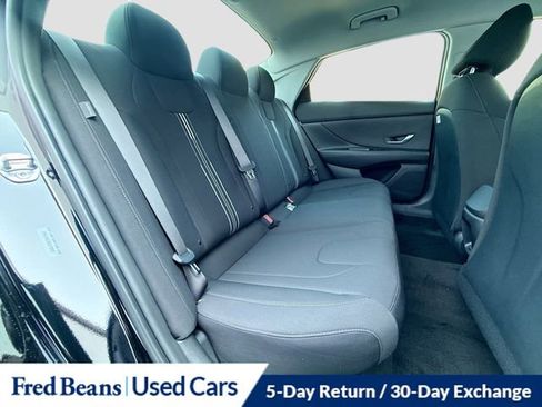 Used 2025 Hyundai Elantra Hybrid FWD image 27