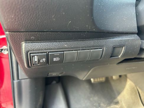 Used 2022 Toyota Corolla LE image 17