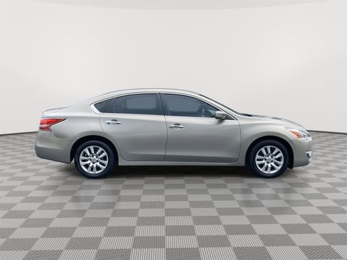 Used 2014 Nissan Altima 2.5 S FWD image 4
