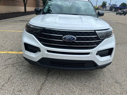 Used 2021 Ford Explorer XLT w/ Class III Trailer Tow Package AWD/4WD image 14