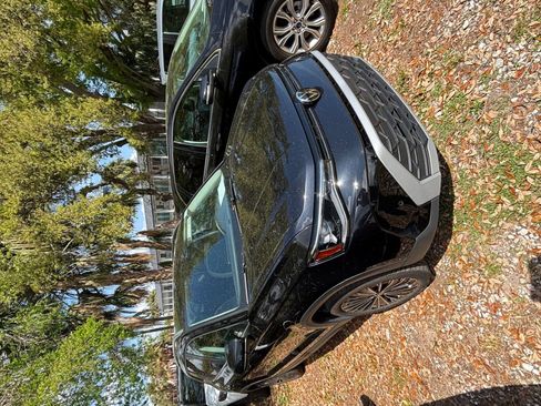 Used 2025 Volkswagen Taos SE image 7