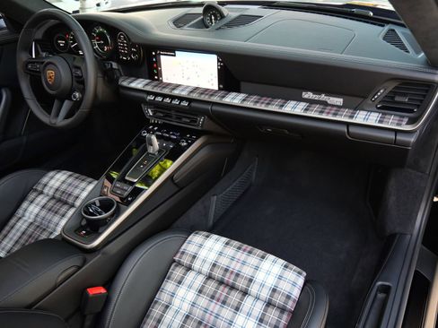 Used 2025 Porsche 911 Turbo AWD/4WD image 25