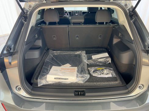 New 2026 Volkswagen Tiguan S image 32