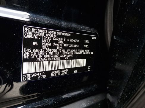 Used 2022 Toyota Venza LE image 26