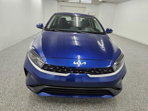 Used 2023 Kia Forte LXS w/ LXS Technology Package FWD image 2