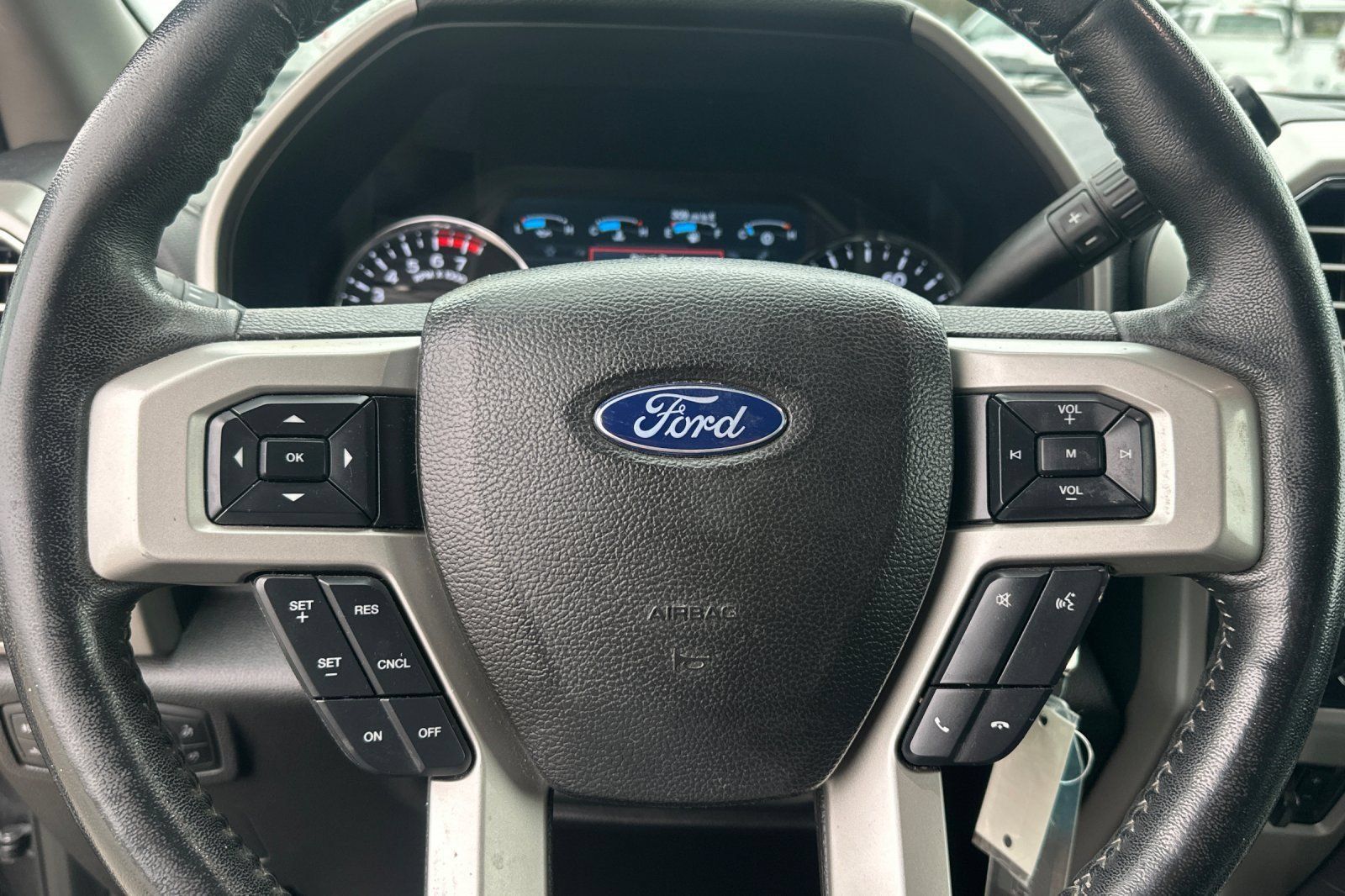 Used 2017 Ford F250 Lariat w/ Lariat Value Package AWD/4WD image 25