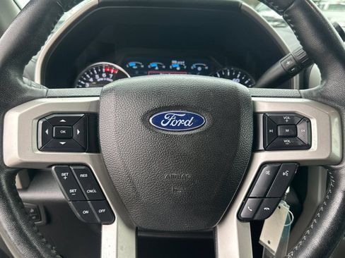 Used 2017 Ford F250 Lariat w/ Lariat Value Package AWD/4WD image 25