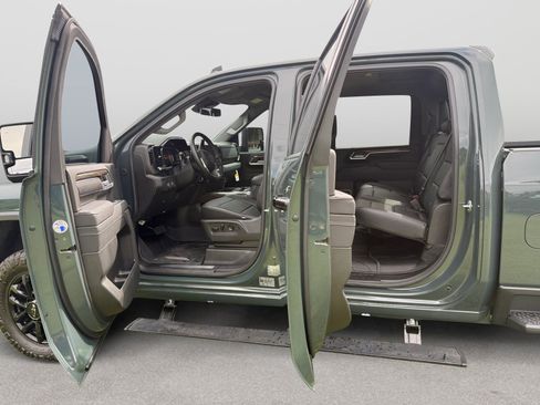 Used 2026 Chevrolet Silverado 2500 LT w/ Trail Boss Package AWD/4WD image 11