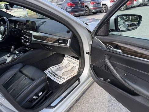 Used 2018 BMW 530i xDrive AWD/4WD image 15