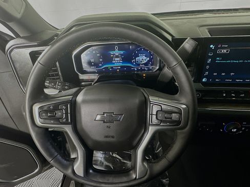 Used 2024 Chevrolet Silverado 2500 LT w/ Midnight Edition image 15