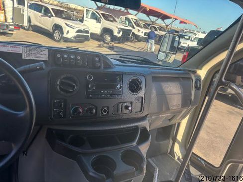 Used 2014 Ford E-350 and Econoline 350 Super Duty image 19