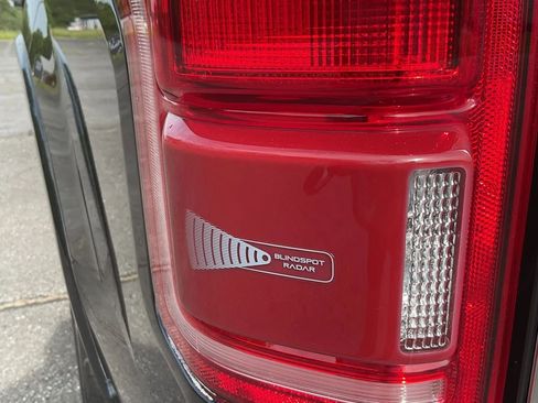 Used 2017 Ford F150 Platinum w/ Equipment Group 701A Luxury AWD/4WD image 58