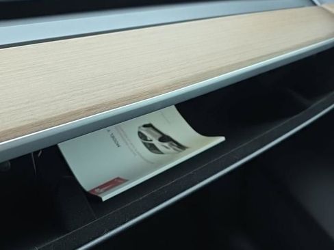 Used 2024 Tesla Model Y Long Range image 19