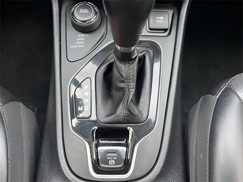 Used 2023 Jeep Cherokee Altitude Lux image 29