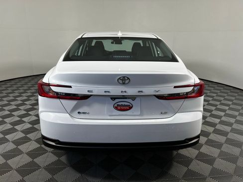 Used 2025 Toyota Camry LE image 6